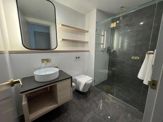 Coast & Sky - Lv 49 Private Beachfront Luxury Suite in Ocean by Meriton - Gold Coast - 8