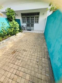 Sermie T2 climatisé avec piscine - 6