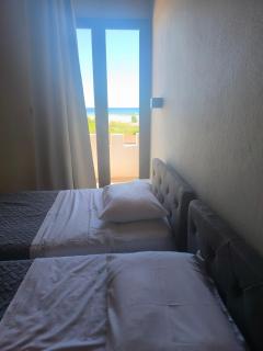 Artemis Hotel-MeRaki Restaurant - 9