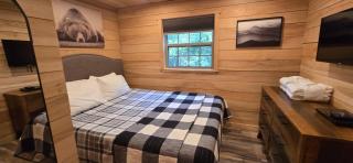 Recreational Therapy- Private 2 Bedroom with Hot Tub and Firepit - Oakland - 4