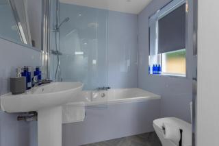 Arran Cottage - 4 Bed Home on M8 - Coatbridge - 9