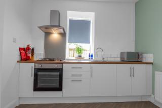 Arran Cottage - 4 Bed Home on M8 - Coatbridge - 5