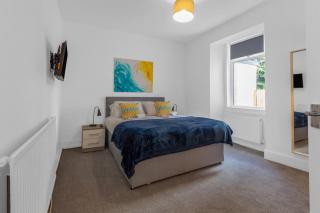 Arran Cottage - 4 Bed Home on M8 - Coatbridge - 2