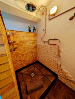Garage Number 9 Private Urban Loft Apartment with Jacuzzi in Le Dorat - Le Dorat - 6