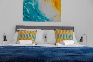 Arran Cottage - 4 Bed Home on M8 - Coatbridge - 2