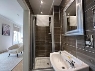 'Flora' in Allandale ApartHotel - Auchterarder - 2