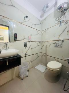 Hotel Mannat Green - New Delhi - 6