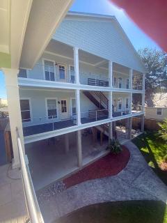 Entire Floor, 2 Connected Apts, 6BR 4BA, Moss Point -AB- - 3