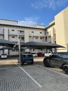 Broadacres Apartment - 1