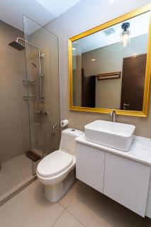 Skyline escape luxury makati gym swim parking 4649 - Manila - 5