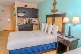 Colorful Landmark Studio! Sleeps 6 Guests! Landmark Resort 620 - Myrtle Beach - 2