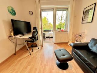 Cozy 2-room-Apartment on Zoo Park in District 2 - Düsseldorf - 0