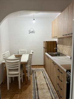 Inn Apartment - Kamëz - 0