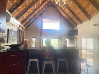 Tholo-Manzi Private Game Lodge - Zeerust - 1