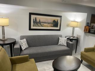Lovely Remodeled 2bdrm Basement Home - 1
