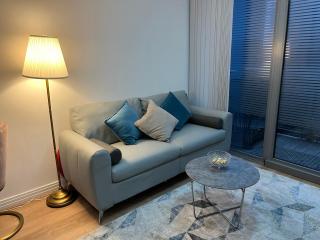 North Acton Flat - 6
