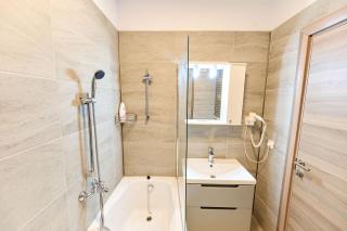 Mamaia Dream1 by CB SeaFront in Spa & Pools Resort - 2