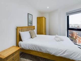 Contemporary 2 bed City Centre - 4