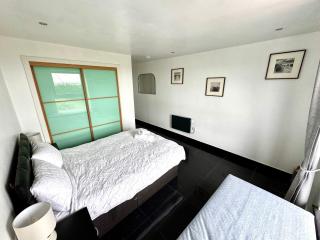 Ocean Apartments - Oceanfront - Free Parking and Fast WiFi - 6