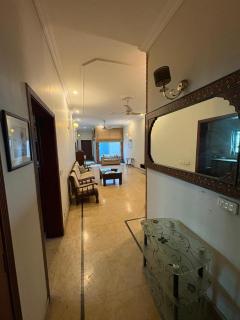 Spacious & Cozy Master Room with Lounge Seating - Lahore - 1