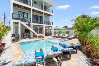 Villa Sorrento 2025 Luxury Build Steps to Beach & Town - Fort Myers Beach - 0