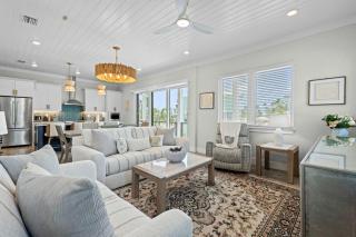Villa Sorrento 2025 Luxury Build Steps to Beach & Town - Fort Myers Beach - 1