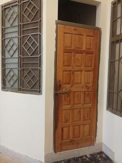 Small Furnished Home With One Large Bedroom - Multan - 4