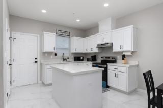Hummingbird Apt 11 - Pharr - 1