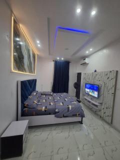 White House Villa Ogombo - Sangotedo - 3
