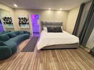 Beachfront 2 Bedroom 2 Bathroom Condo Steps from Venice Beach - 4