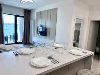 TUDORS Lake View Apartment - Mamaia - 4