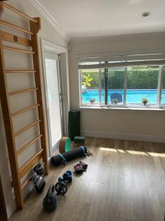 Charming two Bedroom in the Gables For Rent - 4