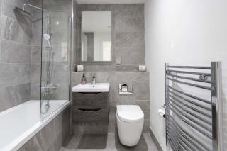 2 Bedroom Apartment Belfast City Center - Belfast - 5