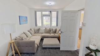 Stylish 3-Bed house NEC-JLR-Airport-HS2-Driveway - 4