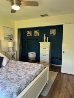 Mid century vibe pool home direct gulf access - 5