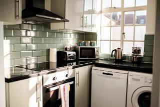 Urban Escape Stylish 3Bedroom in Watford Center - Watford - 8