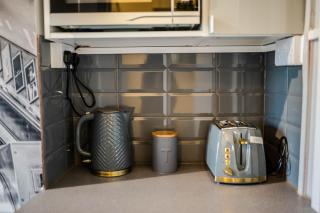Solo Executive Studio - Dedicated Desk & Smart TV - Islington - 7