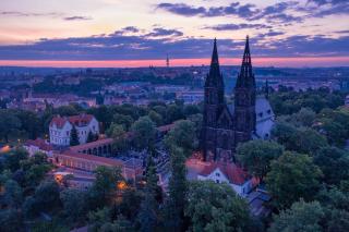 free private Parking, central location, Nuslesky Pivovar sunset balcony home, - 2