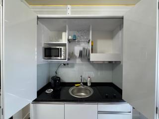 Sara White Tower - Mamaia - 3