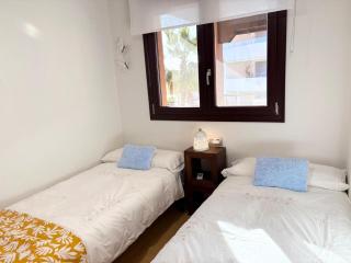 Elegante Apartamento en Playa Granada & Golf - 1