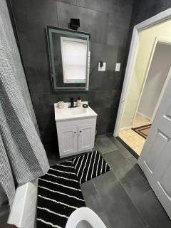 Modern Oasis 8 guests 25 min from NYC - 3