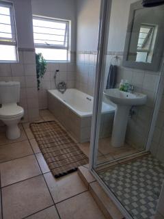 The Bergen Self Catering unit - George - 8