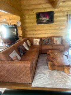 Luxury Log Cabin with Hot Tub & Scenic Views In Oakenshaw - Oakenshaw - 2