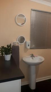 Radiant Residence - Grahamstown - 8