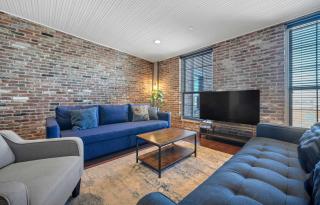 Ideal Spot Near 4th Street Live & Local Dining - 2