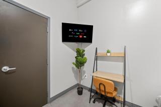 Stunning Downtown Apartment with Pool, Laundry, Parking - Dallas - 4