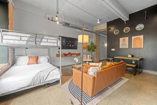 Renovated Downtown Retreat | Pool + In-Unit Laundry - 6