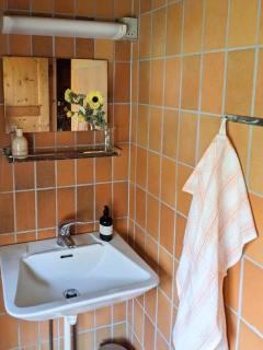 Peaceful Log Cabin With Turf In Raageleje - Vejby - 4