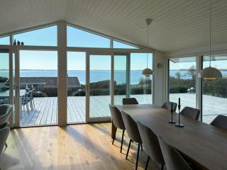 Newly Renovated Holiday Home With Aarhus Bay Views - Rønde - 0
