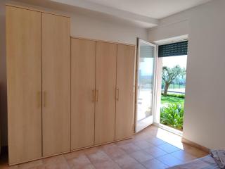 Nice apartments lake view & free parking - 4